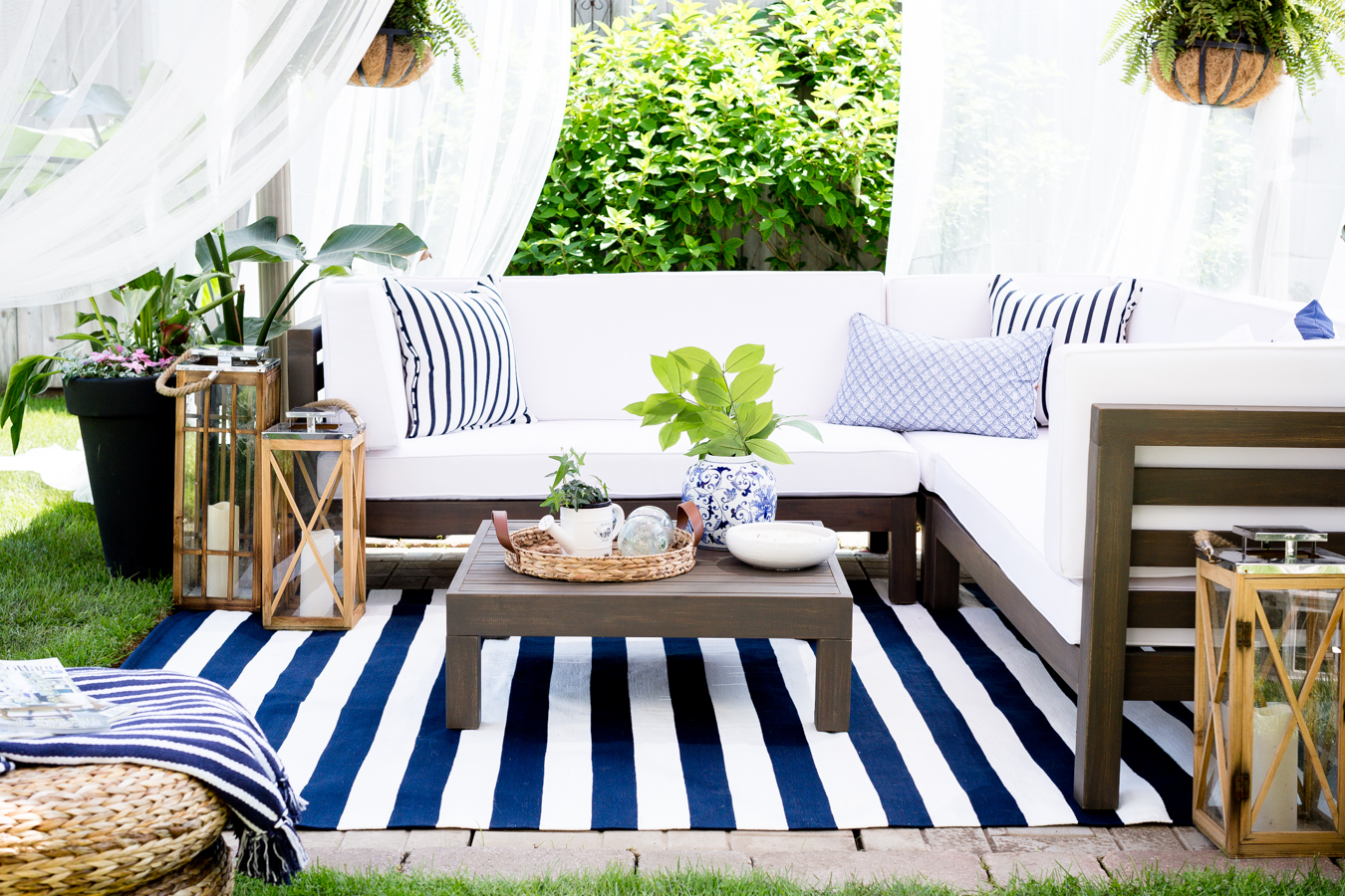 blueandwhitepatio 17